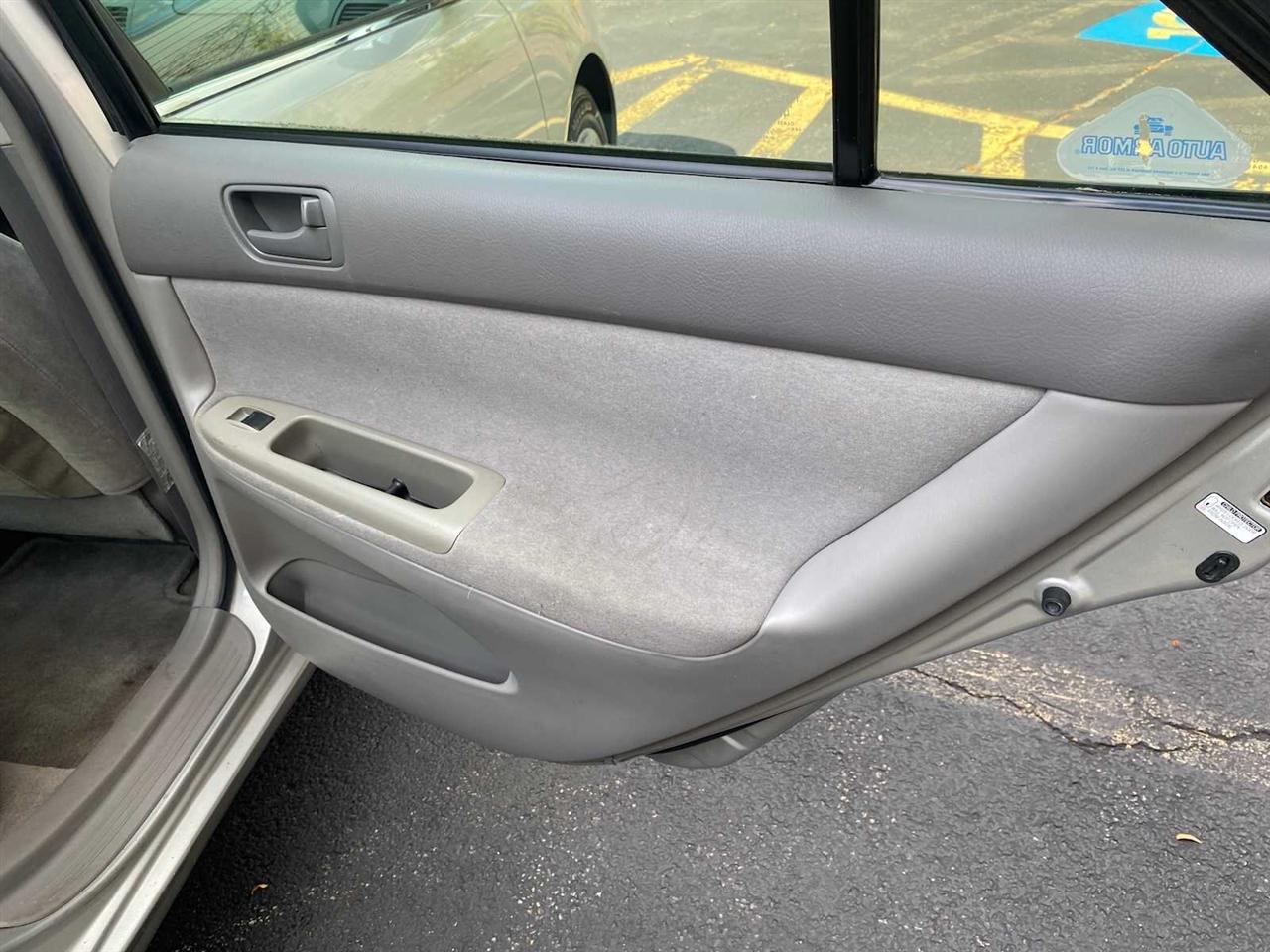 Toyota Camry LE 4D Sedan 2004