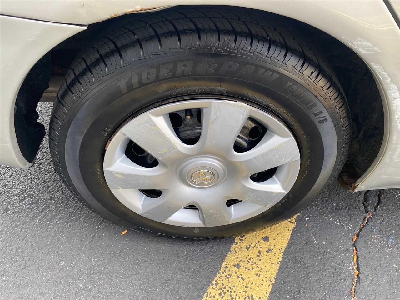 Toyota Camry LE 4D Sedan 2004