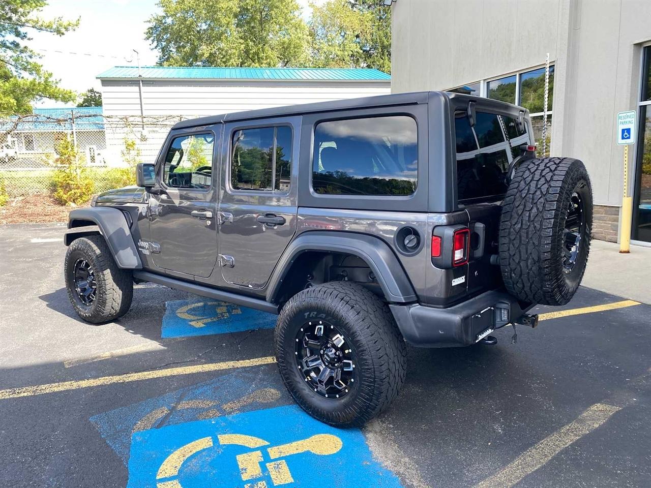 Jeep Wrangler Unlimited Sport 2018