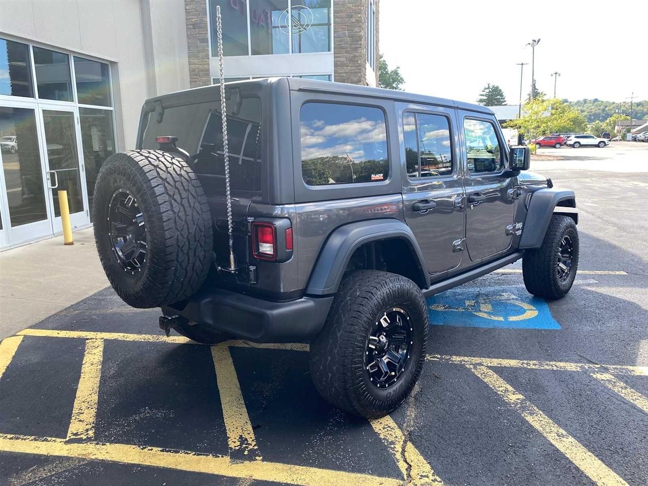 Jeep Wrangler Unlimited Sport 2018