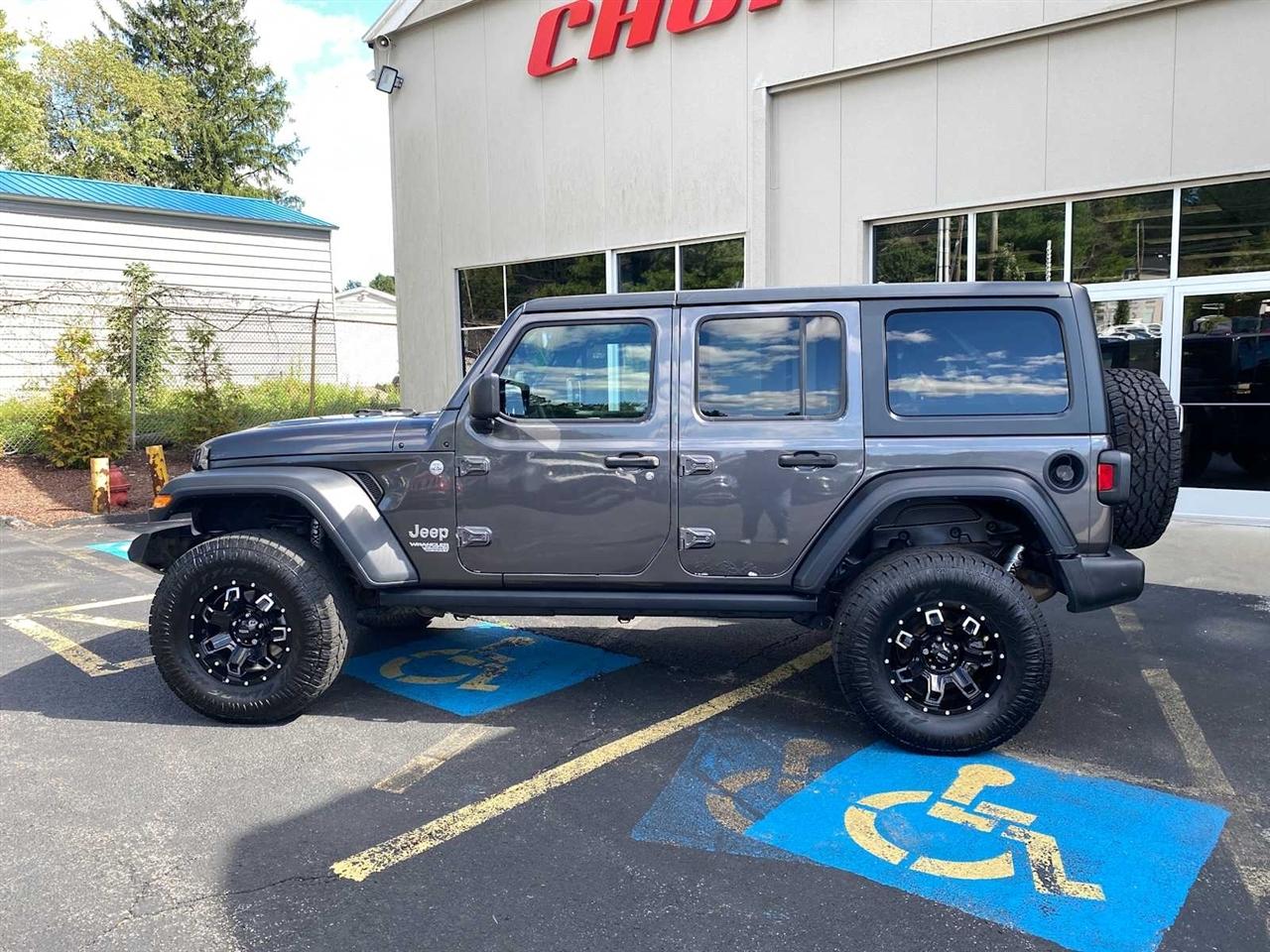 Jeep Wrangler Unlimited Sport 2018