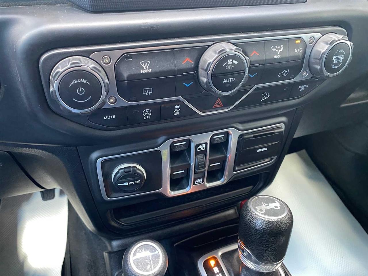 Jeep Wrangler Unlimited Sport 2018