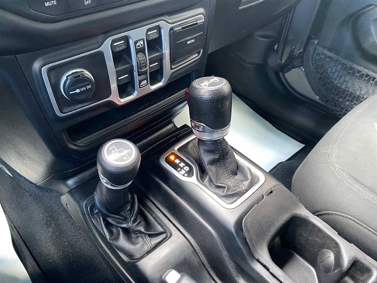 Jeep Wrangler Unlimited Sport 2018