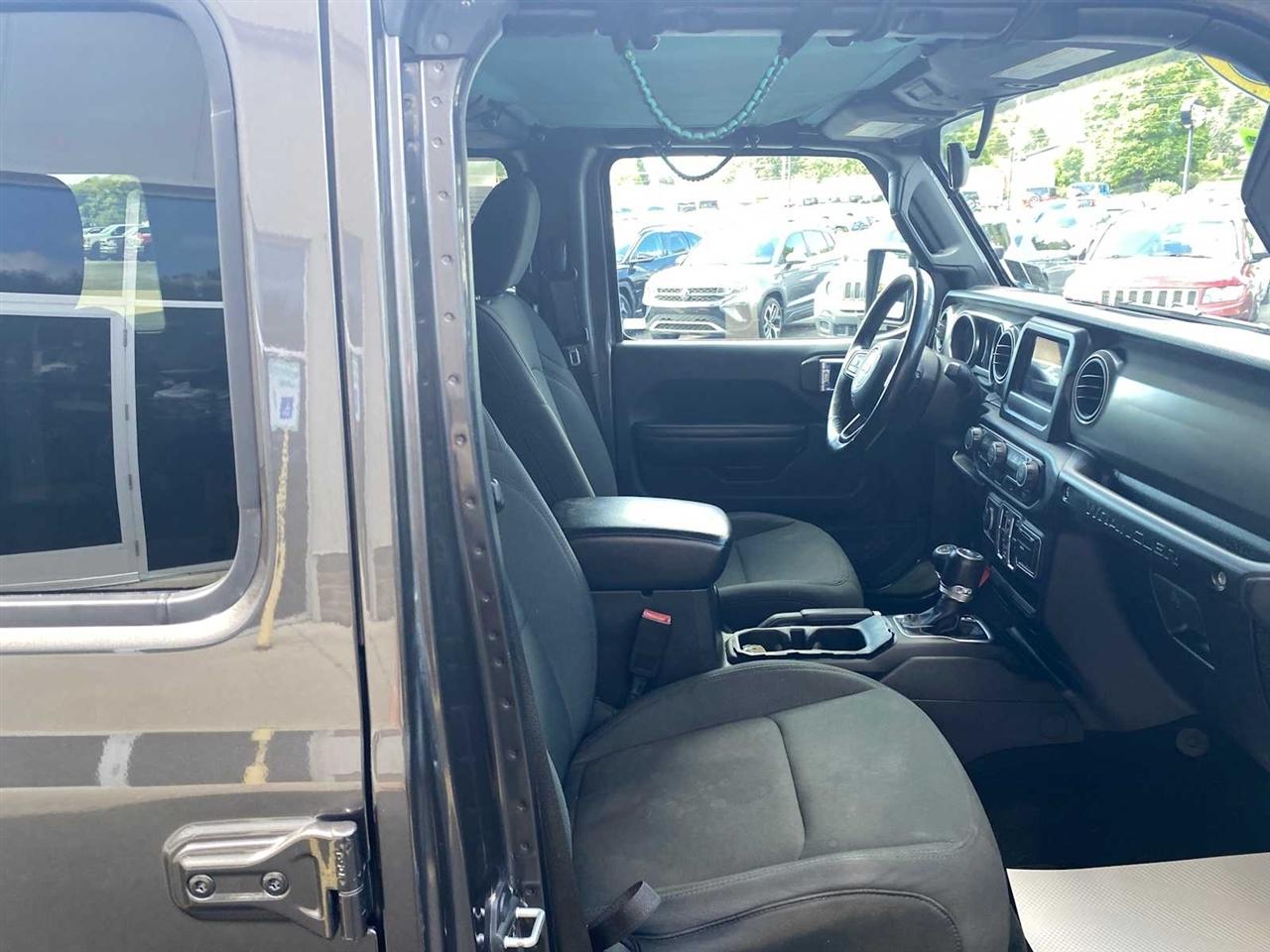 Jeep Wrangler Unlimited Sport 2018