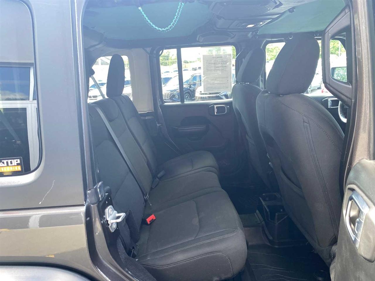 Jeep Wrangler Unlimited Sport 2018
