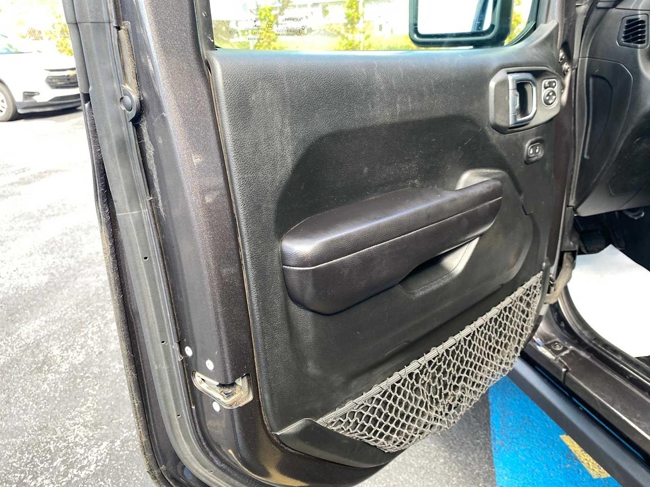 Jeep Wrangler Unlimited Sport 2018
