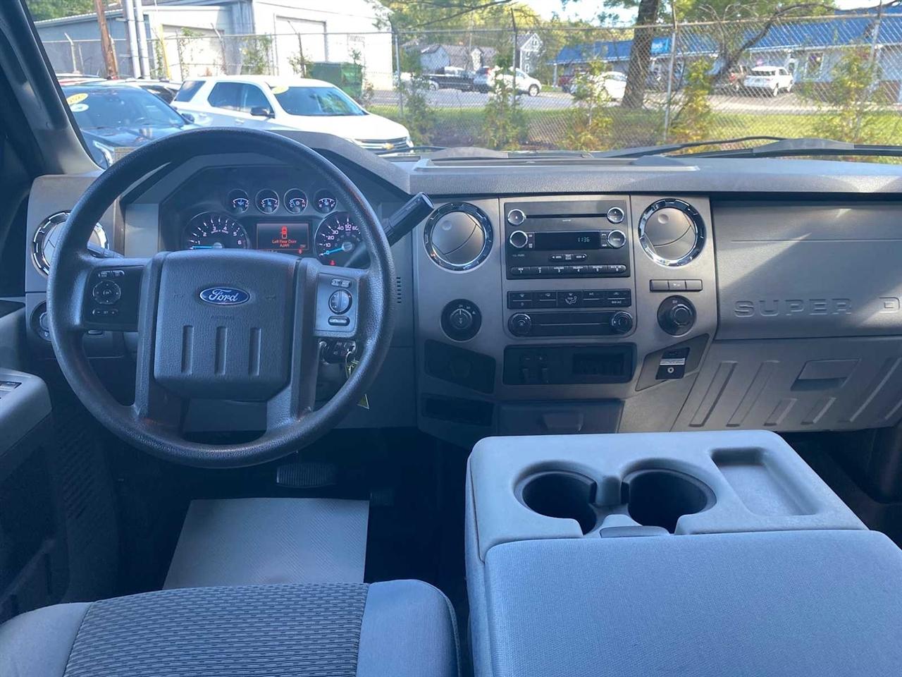 Ford F-250 SD XLT Crew Cab 4WD 2016