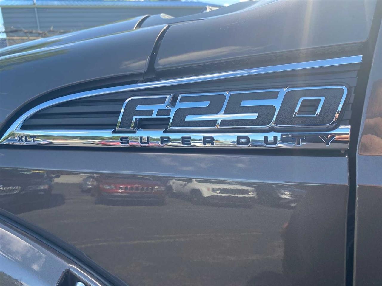 Ford F-250 SD XLT Crew Cab 4WD 2016