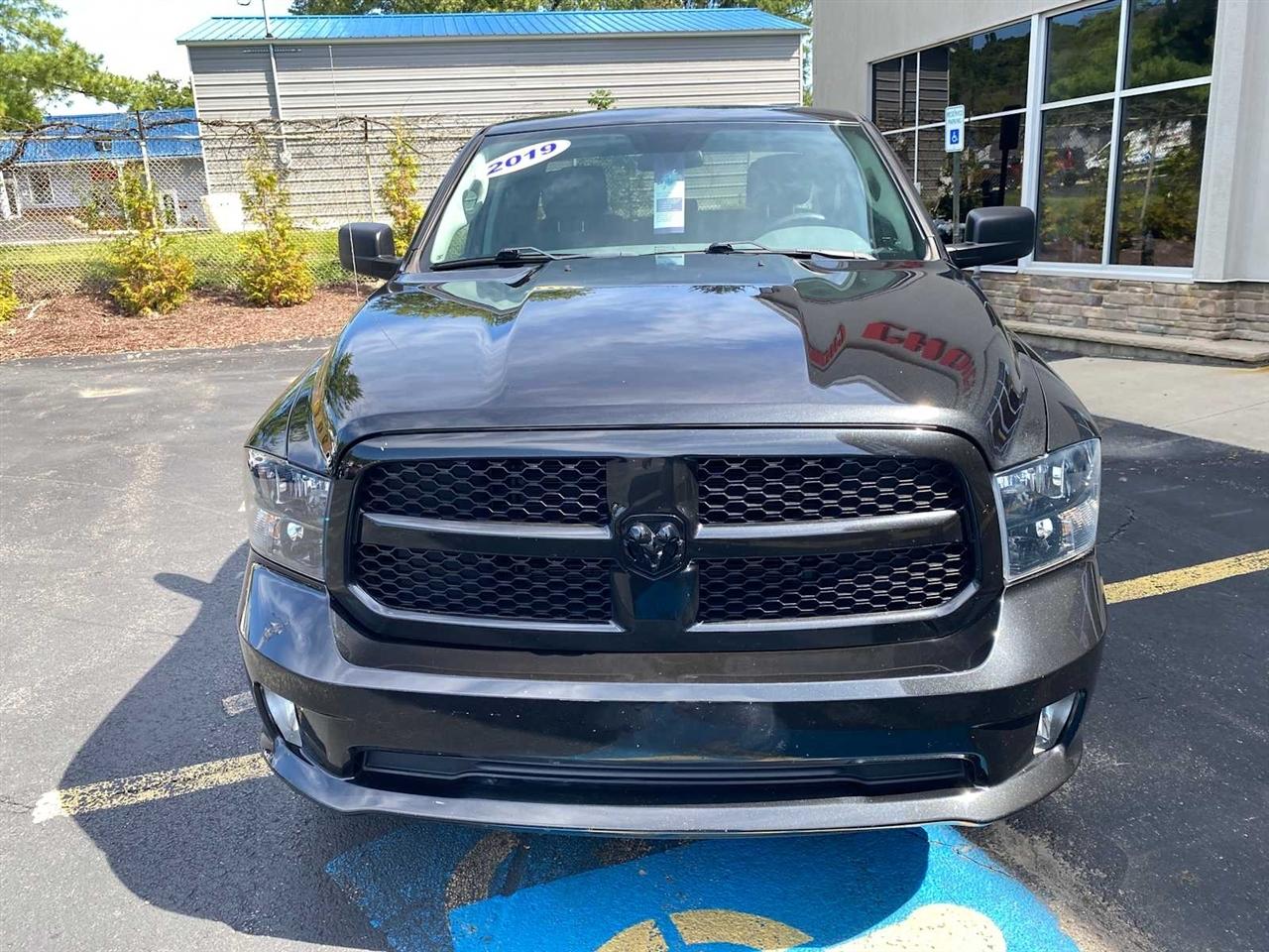 RAM 1500 Classic Tradesman Quad Cab 4WD 2019