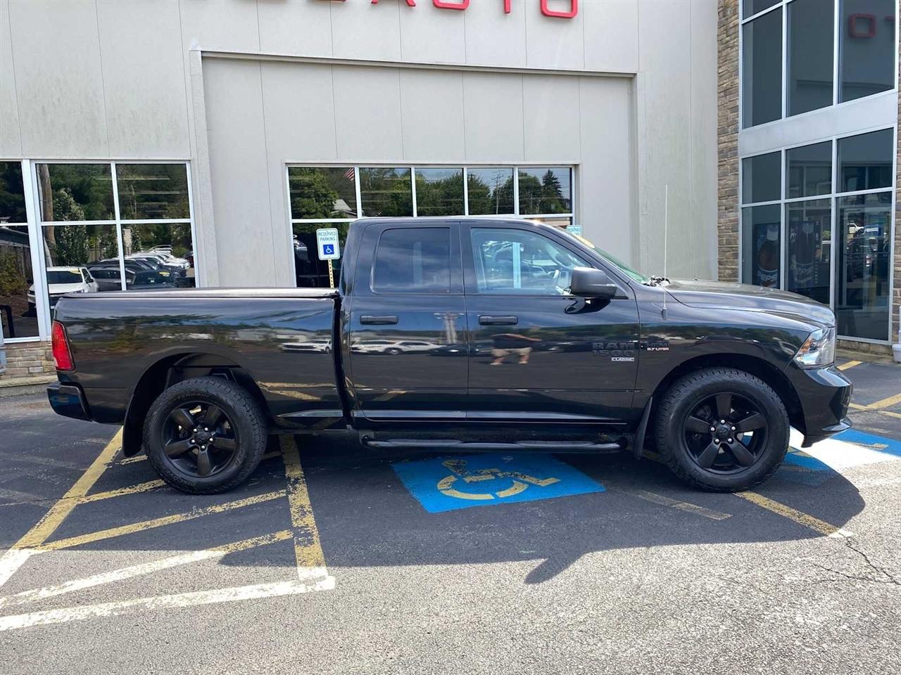 RAM 1500 Classic Tradesman Quad Cab 4WD 2019
