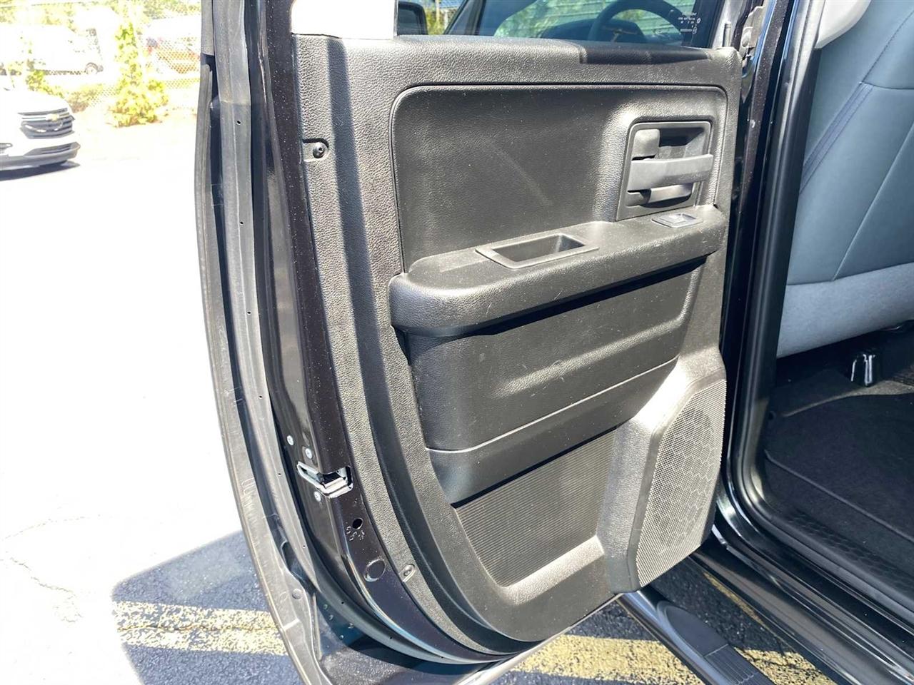 RAM 1500 Classic Tradesman Quad Cab 4WD 2019