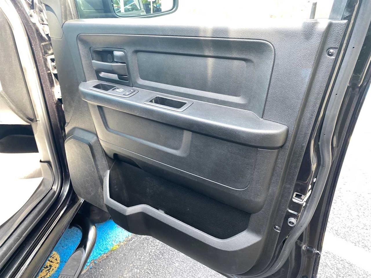RAM 1500 Classic Tradesman Quad Cab 4WD 2019