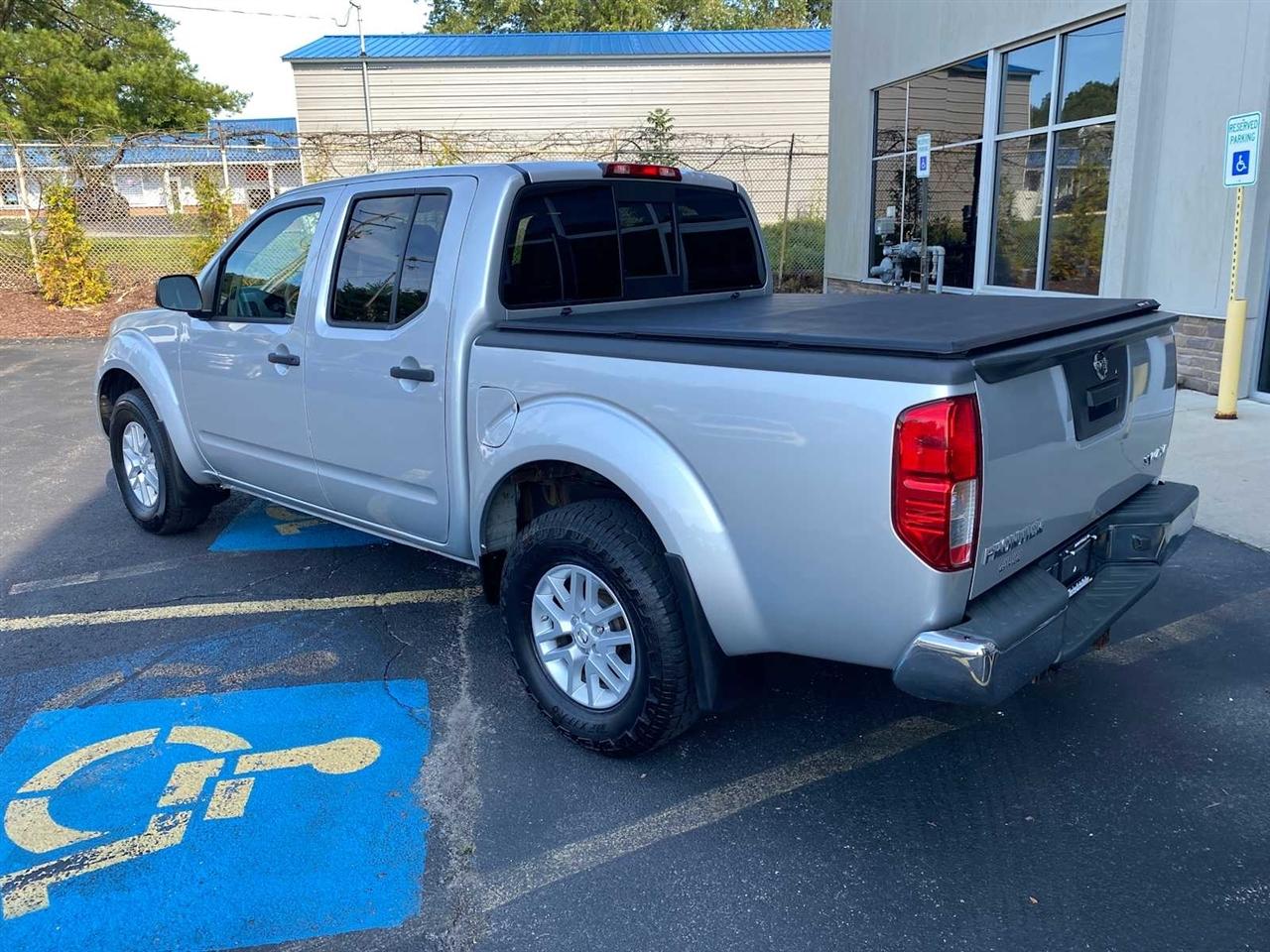 Nissan Frontier SL Crew Cab 5AT 4WD 2019