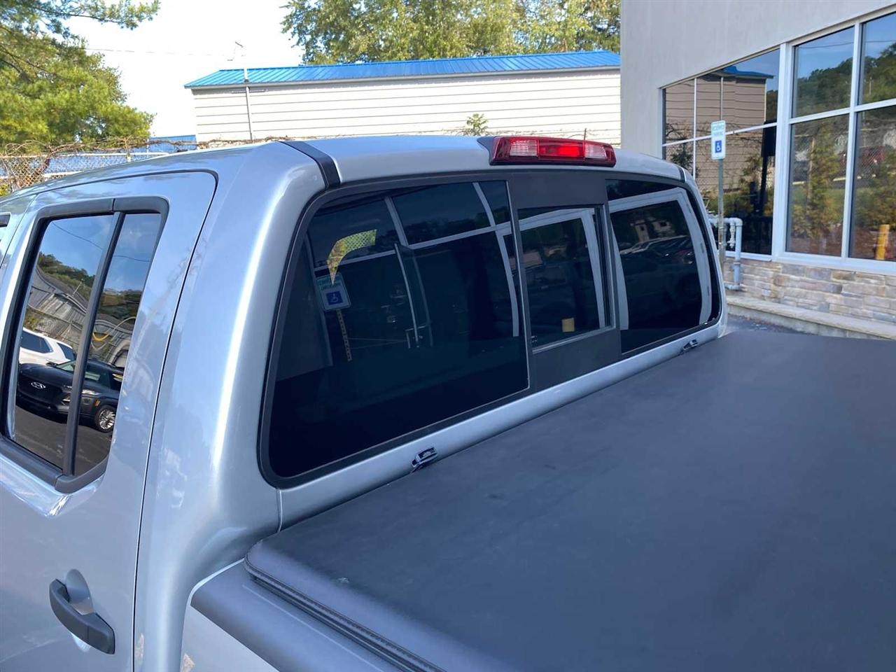Nissan Frontier SL Crew Cab 5AT 4WD 2019