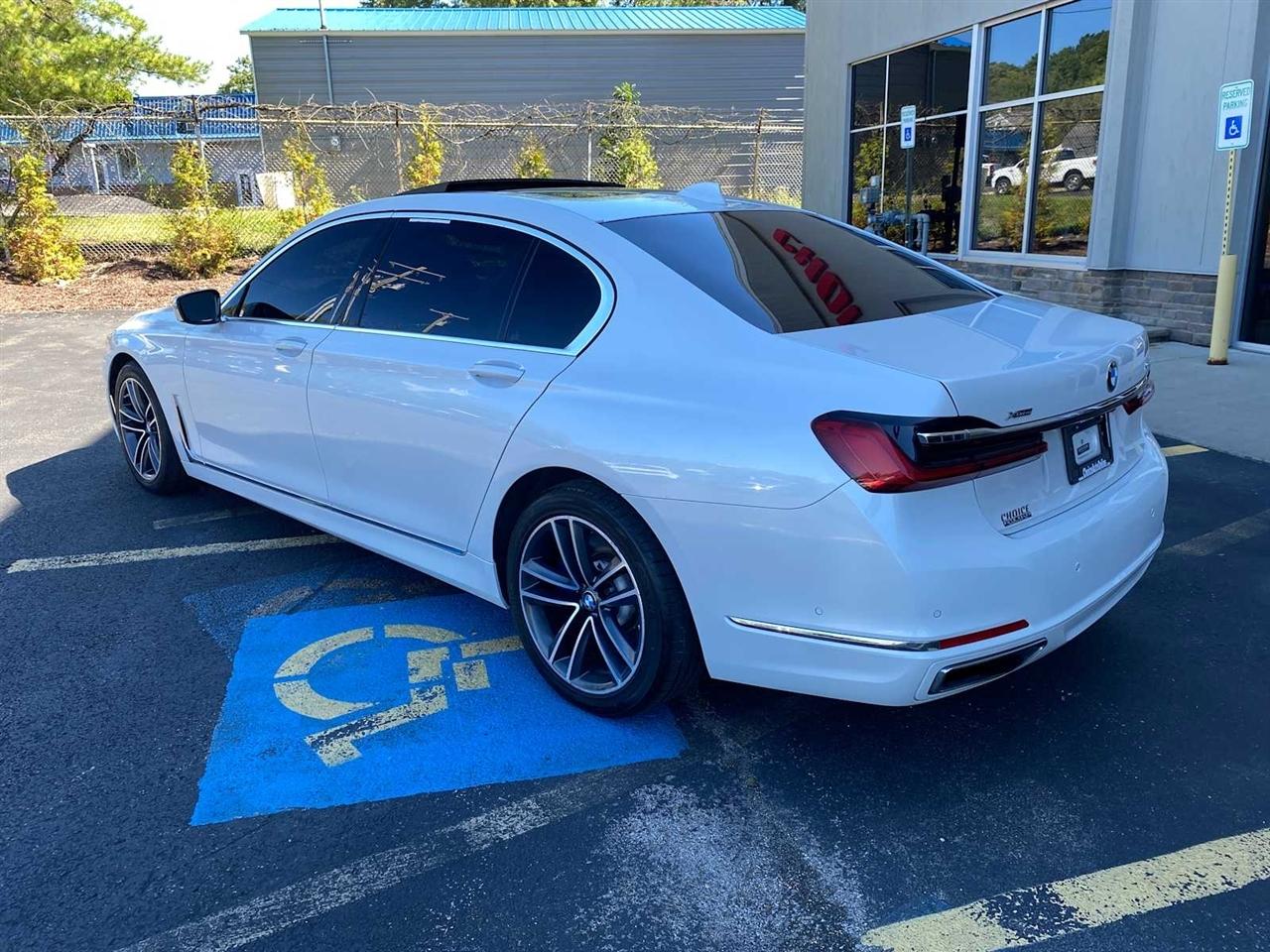 BMW 7-Series 750i xDrive 2021