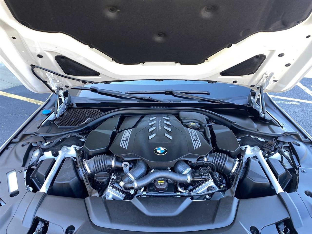 BMW 7-Series 750i xDrive 2021