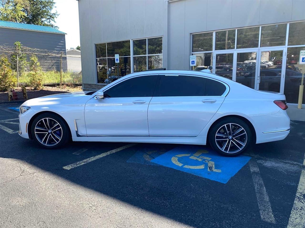 BMW 7-Series 750i xDrive 2021