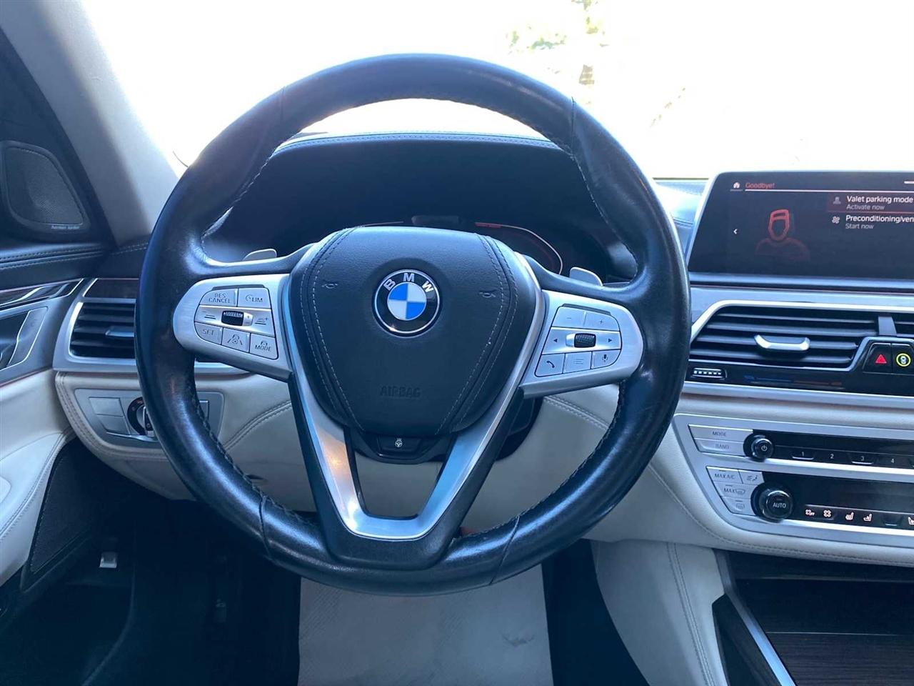 BMW 7-Series 750i xDrive 2021