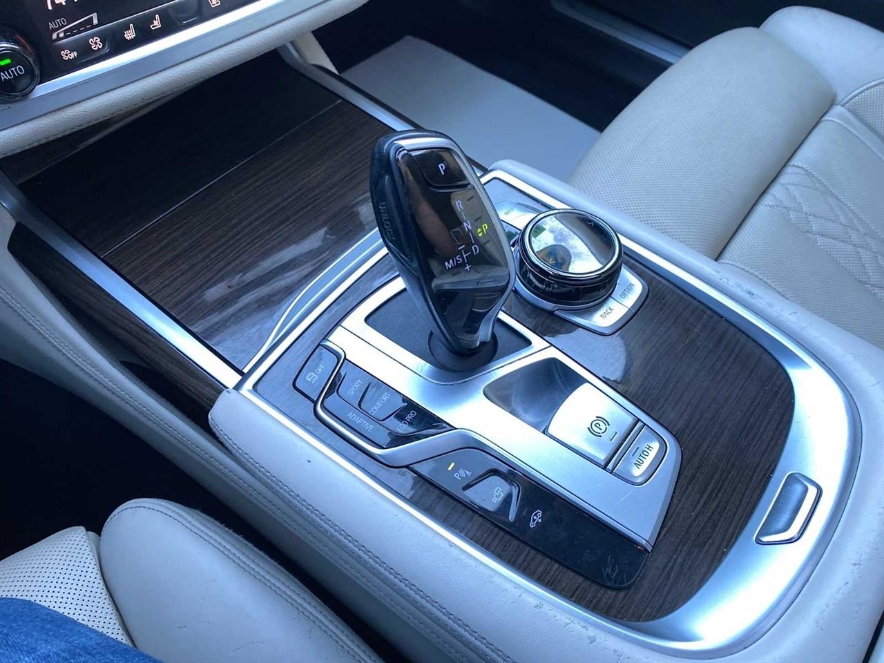 BMW 7-Series 750i xDrive 2021