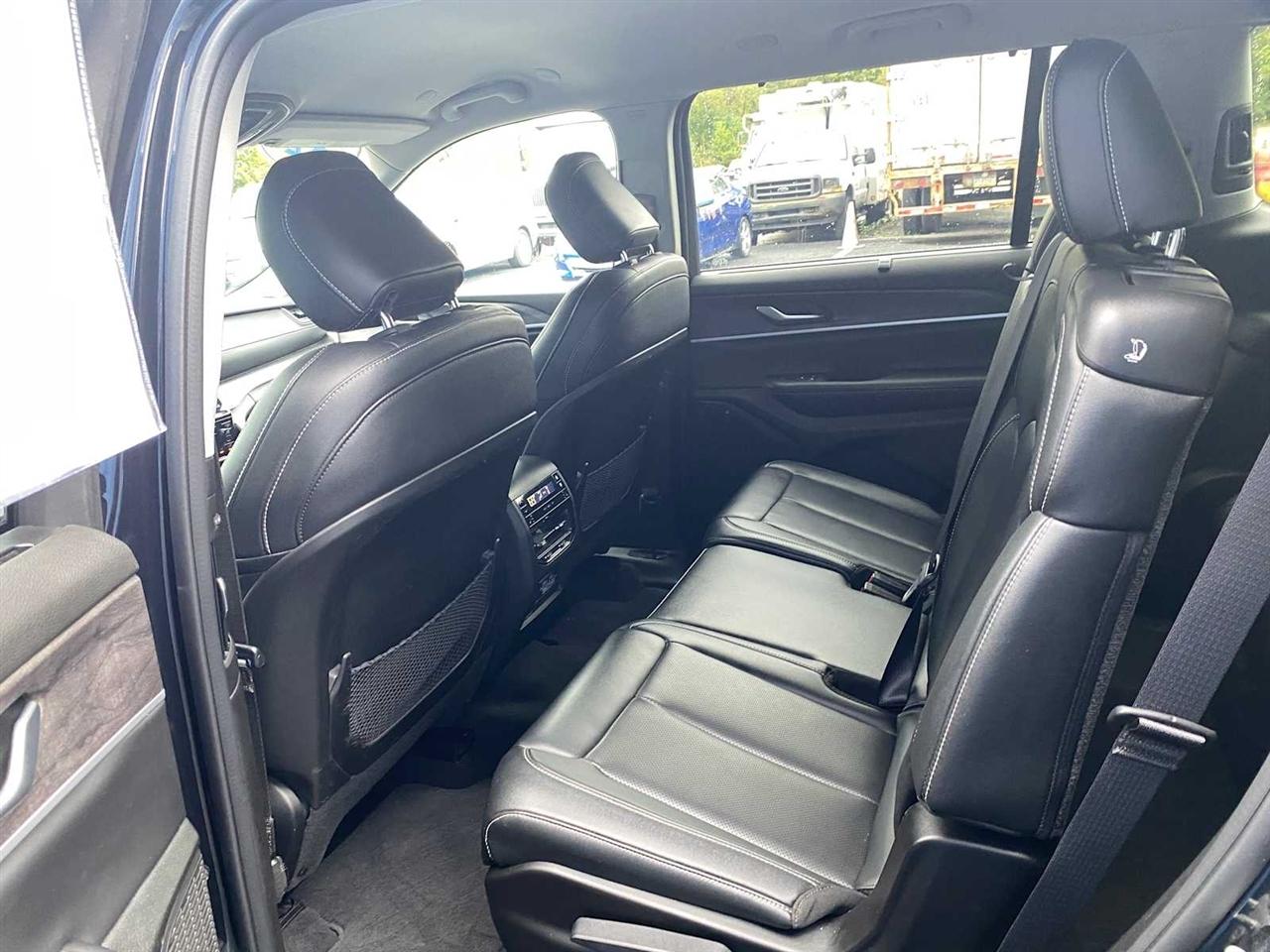 Jeep Grand Cherokee L Limited 4WD 2023