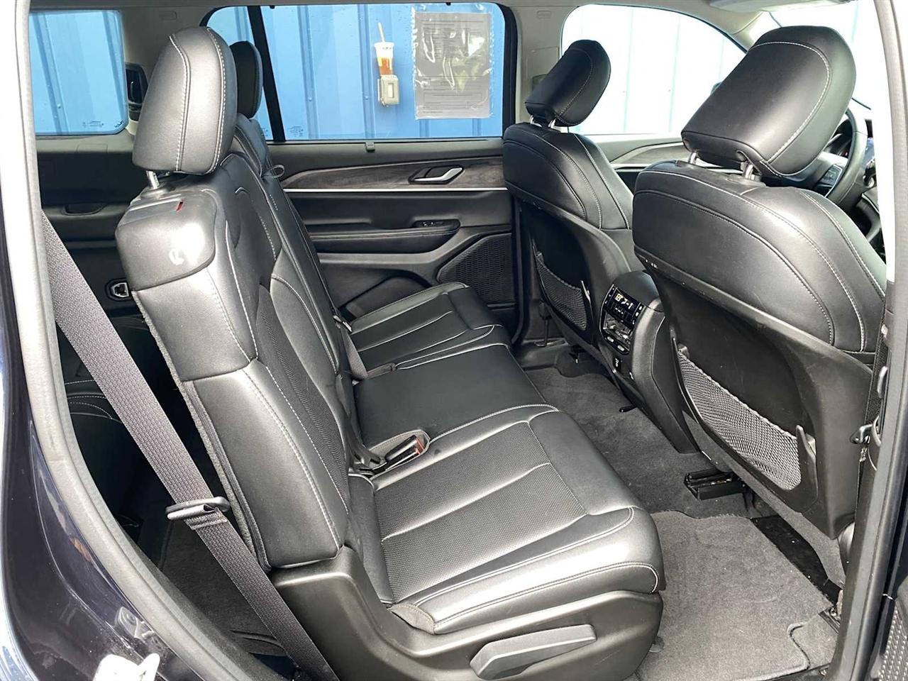 Jeep Grand Cherokee L Limited 4WD 2023
