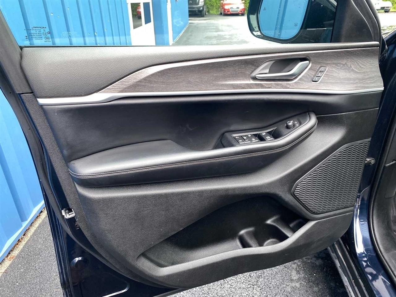 Jeep Grand Cherokee L Limited 4WD 2023