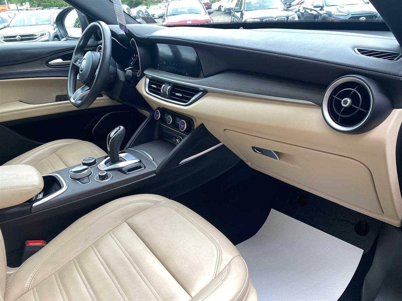Alfa Romeo Stelvio Ti Lusso AWD 2023