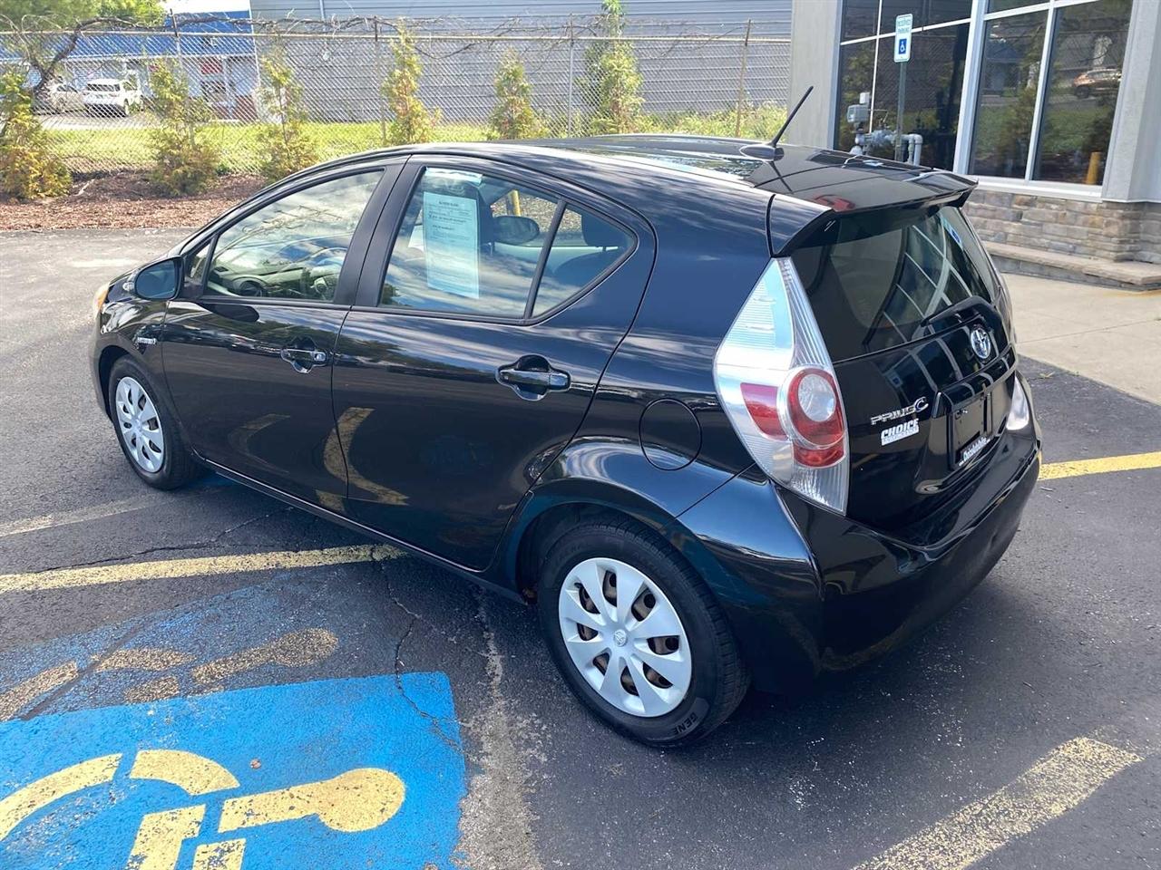 Toyota Prius c Three 2012
