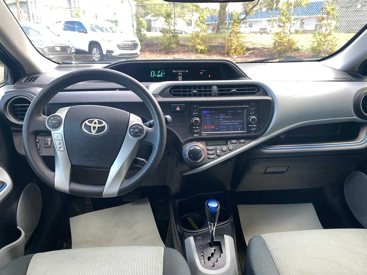Toyota Prius c Three 2012