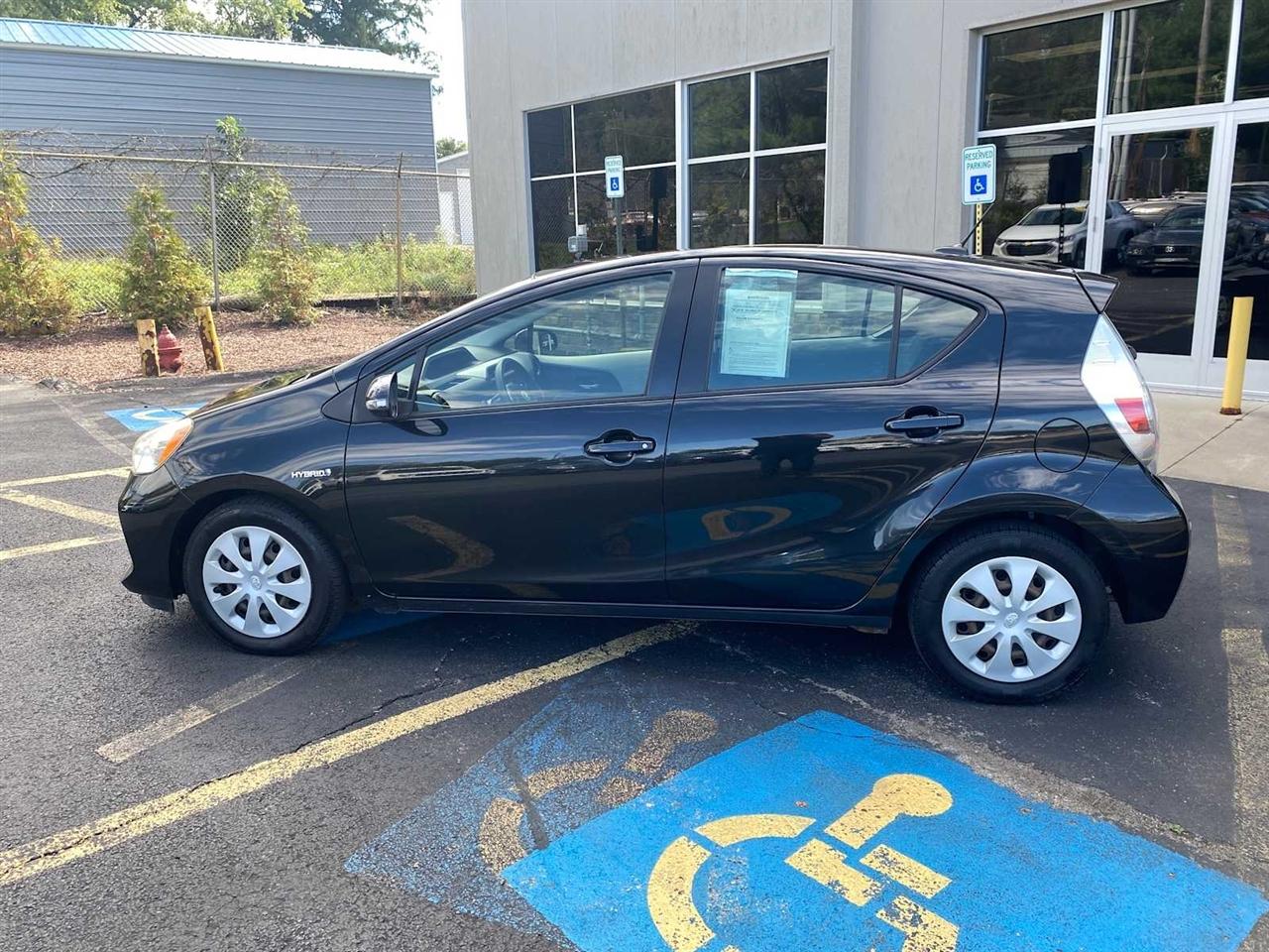 Toyota Prius c Three 2012
