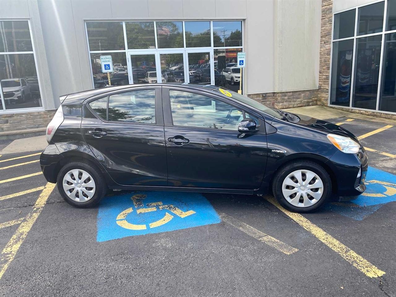 Toyota Prius c Three 2012