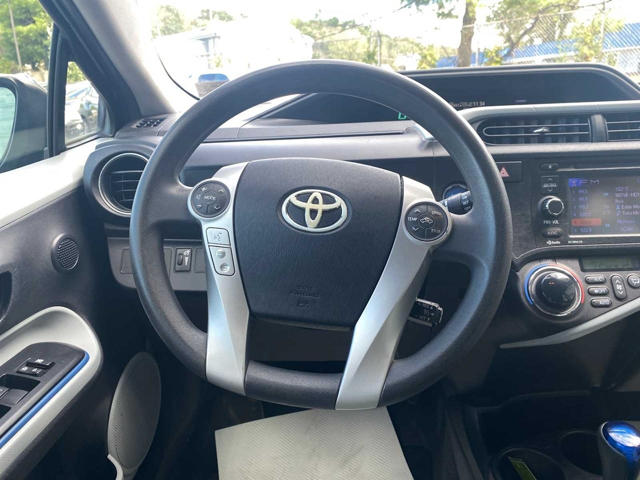 Toyota Prius c Three 2012
