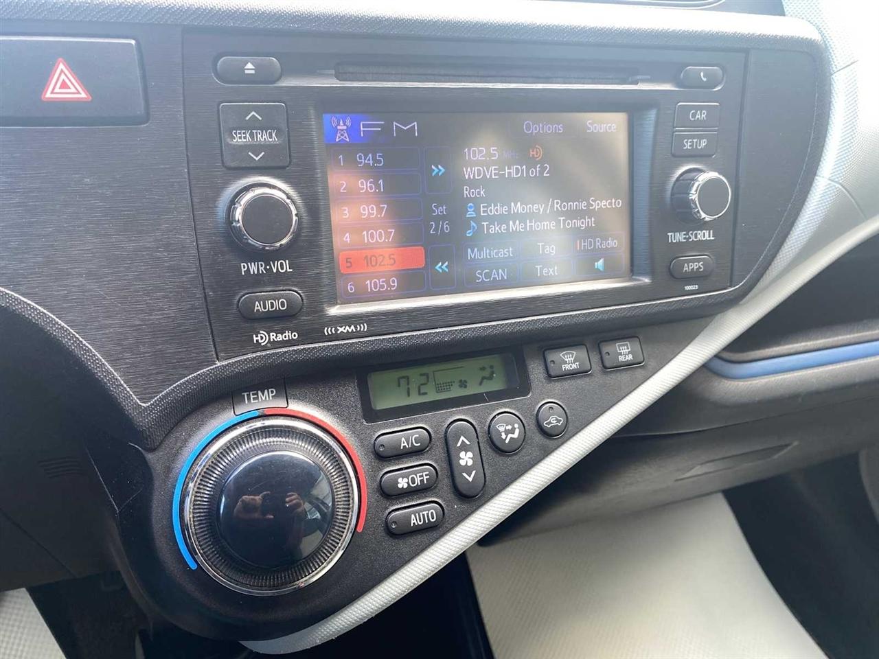 Toyota Prius c Three 2012