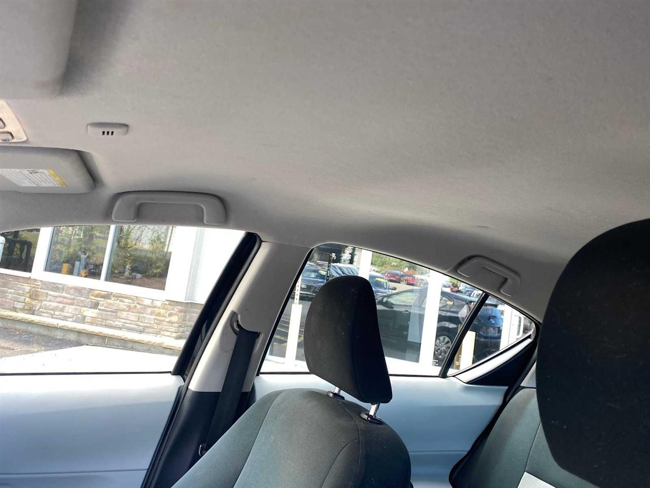 Toyota Prius c Three 2012