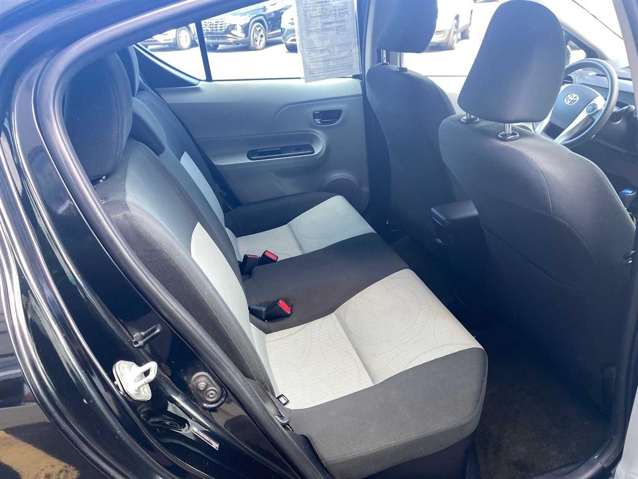 Toyota Prius c Three 2012