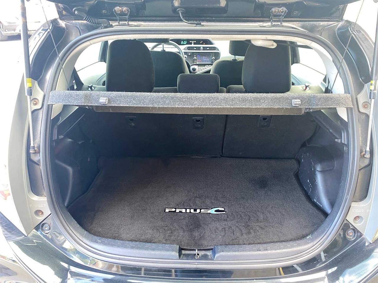 Toyota Prius c Three 2012