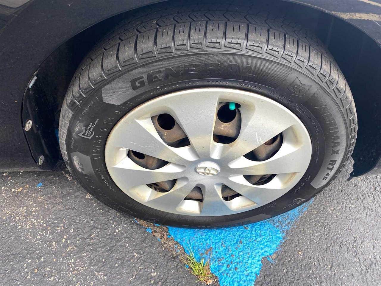 Toyota Prius c Three 2012