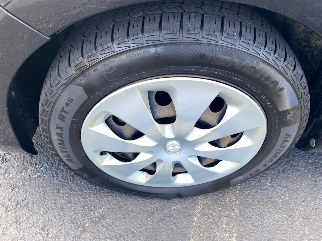 Toyota Prius c Three 2012