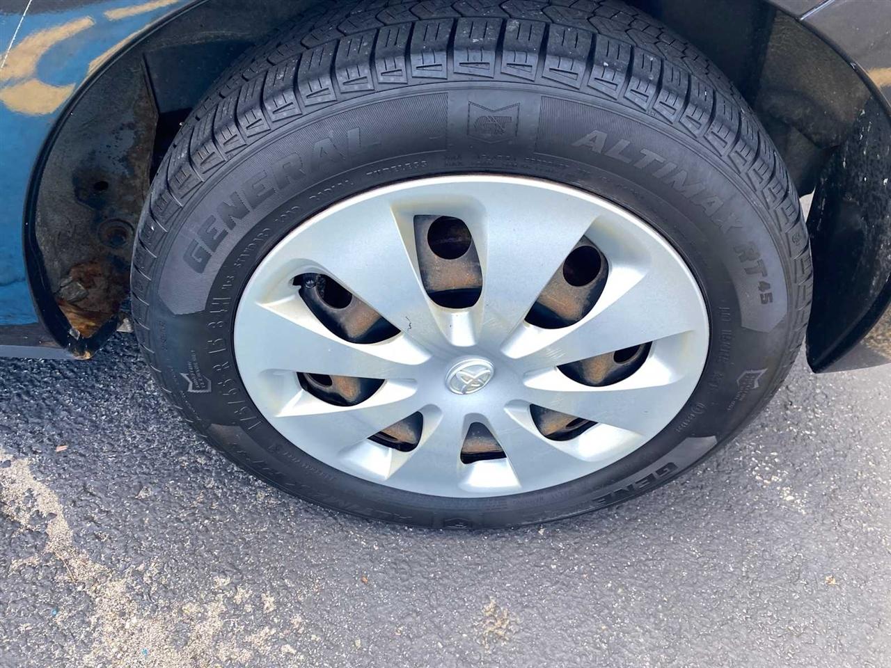 Toyota Prius c Three 2012