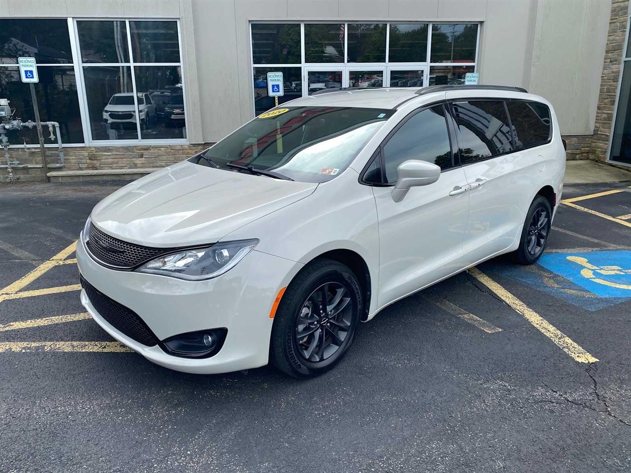 Chrysler Pacifica Launch Edition AWD 2020