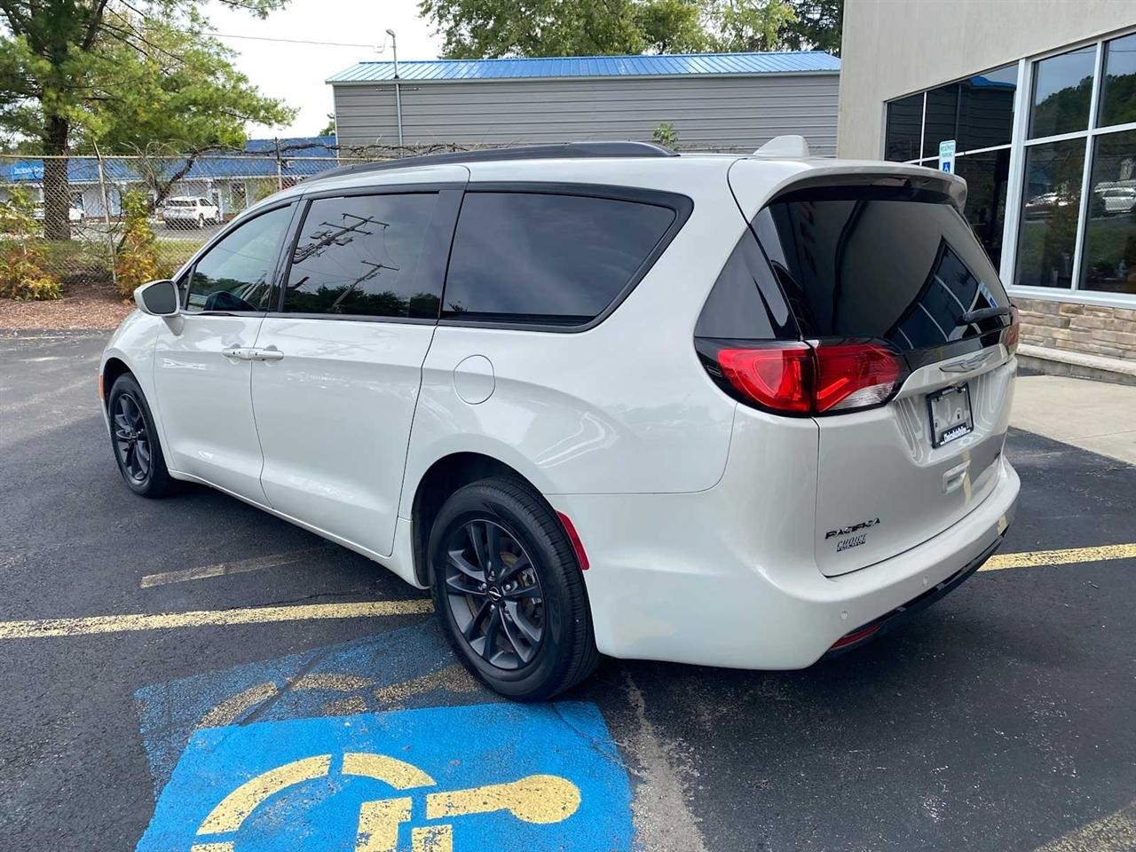 Chrysler Pacifica Launch Edition AWD 2020