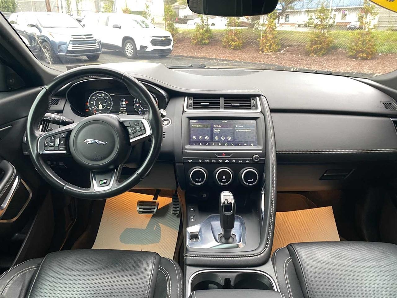 Jaguar E-Pace R-Dynamic SE 2018