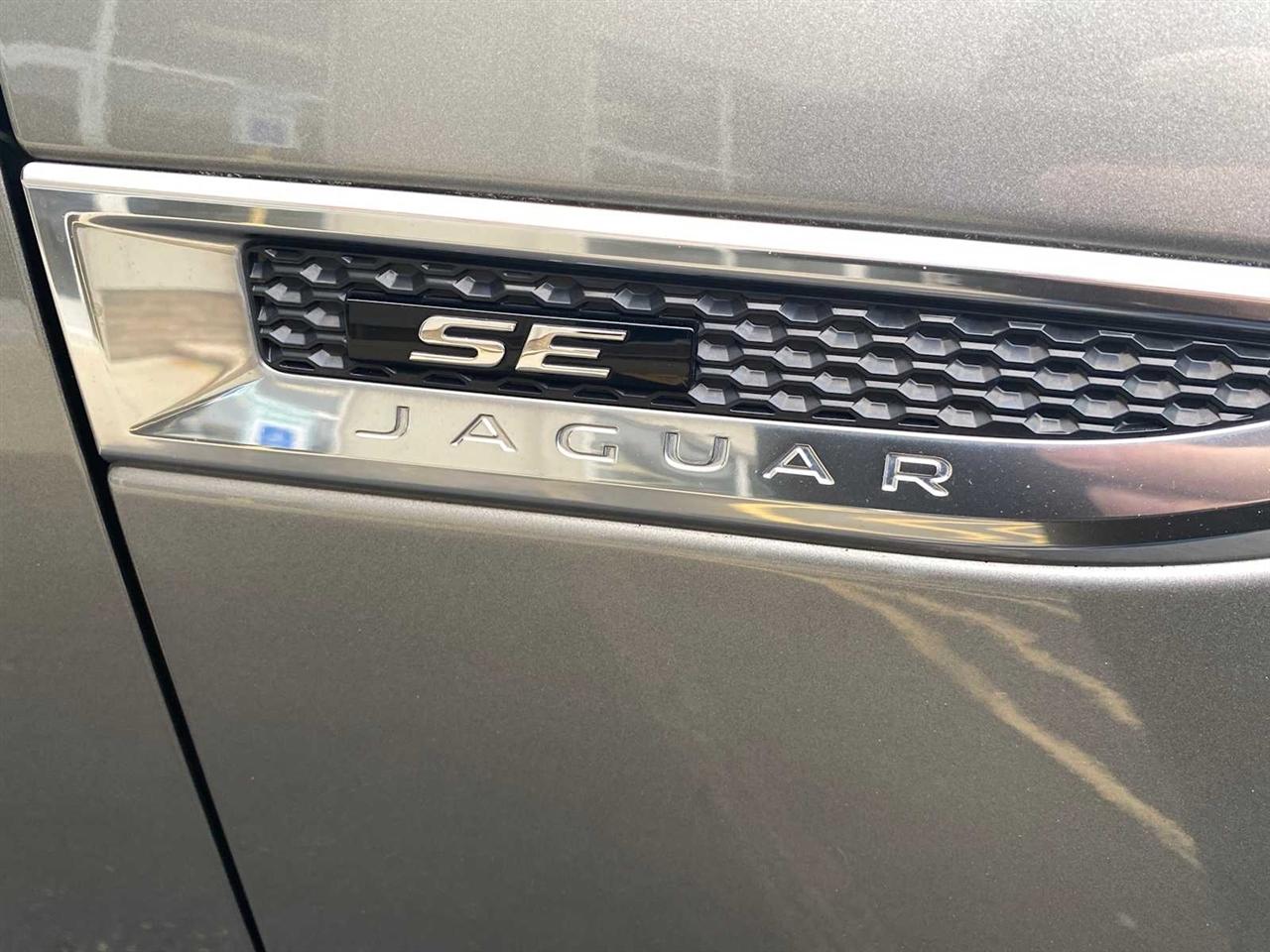 Jaguar E-Pace R-Dynamic SE 2018