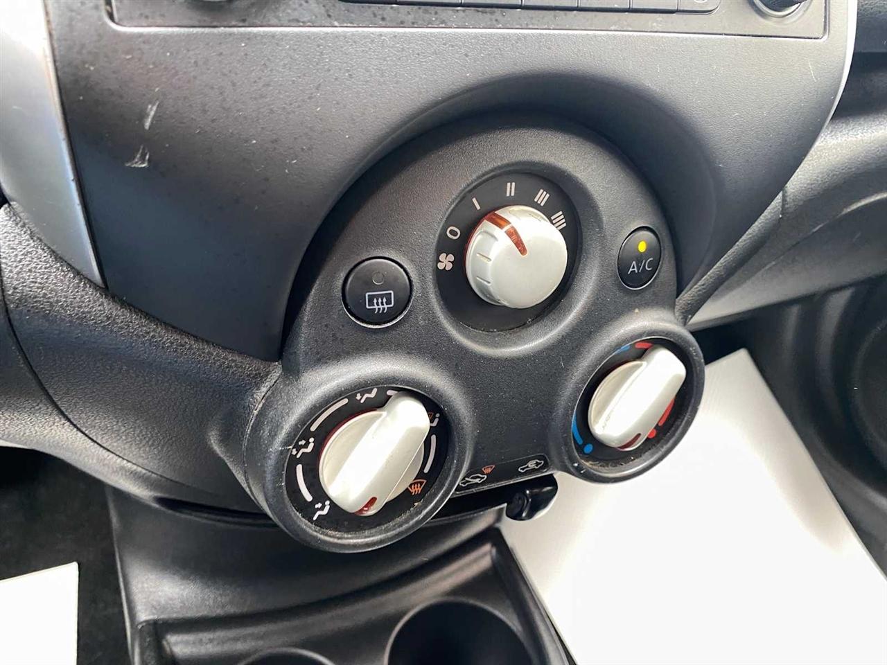 Nissan Versa Note SV 2014