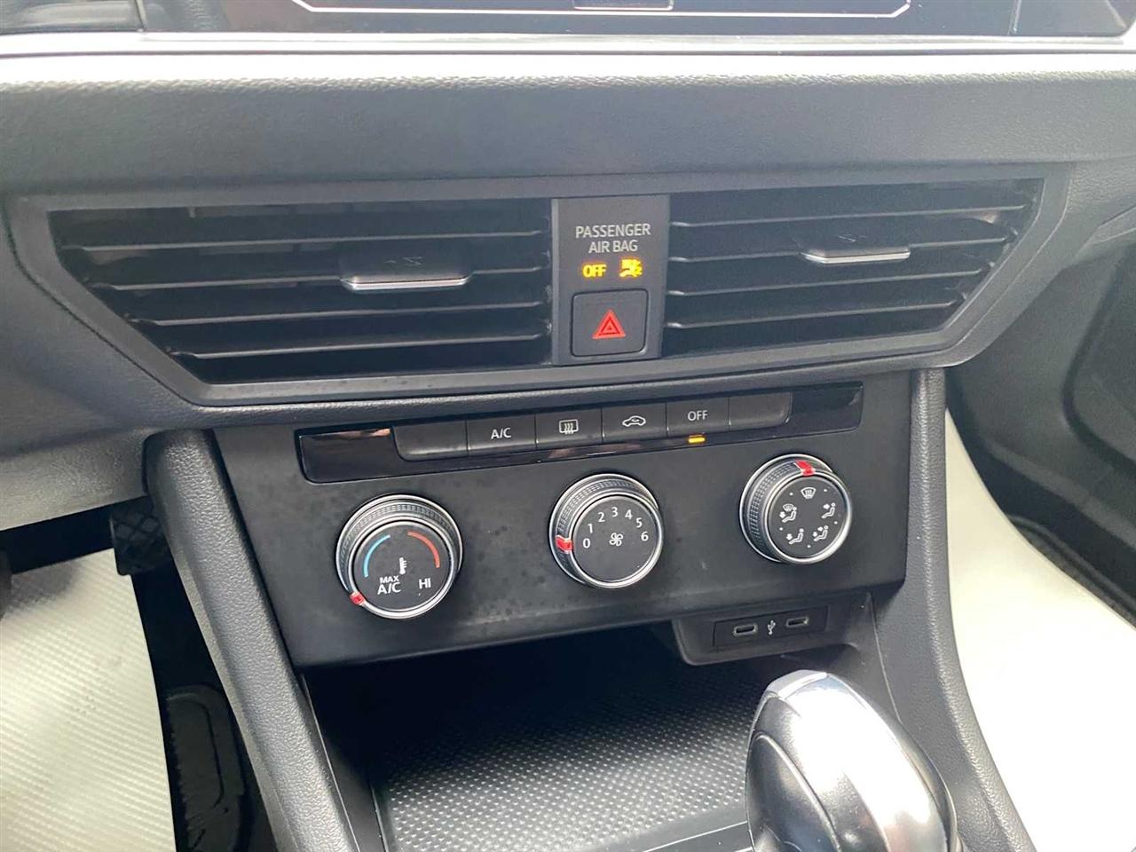 Volkswagen Jetta 1.4T S 8A 2020