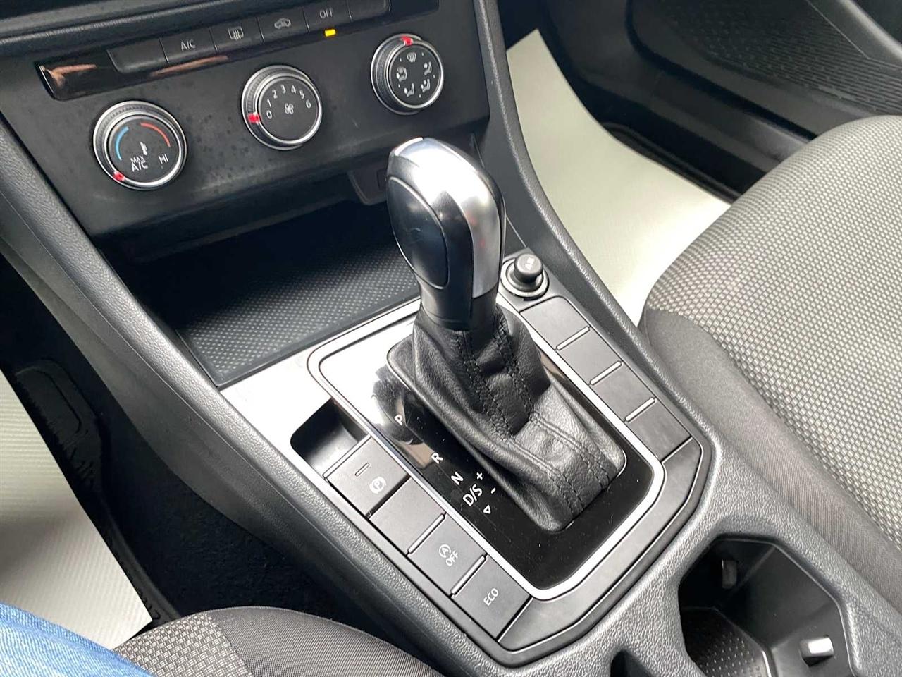 Volkswagen Jetta 1.4T S 8A 2020