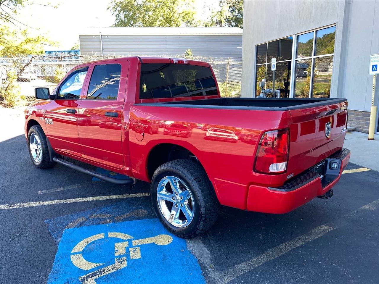 RAM 1500 Tradesman Crew Cab SWB 4WD 2018