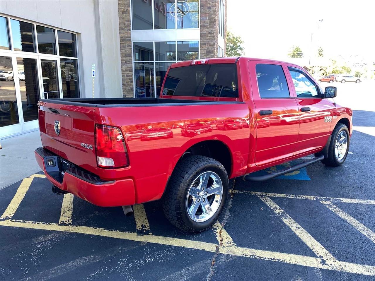 RAM 1500 Tradesman Crew Cab SWB 4WD 2018