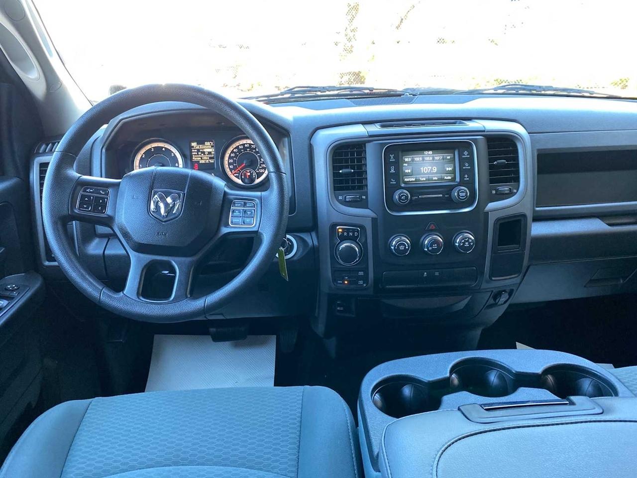 RAM 1500 Tradesman Crew Cab SWB 4WD 2018