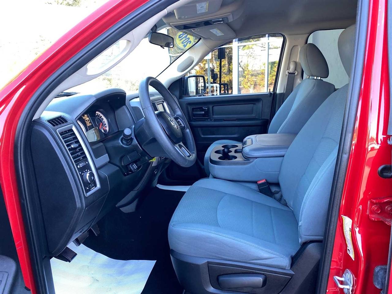 RAM 1500 Tradesman Crew Cab SWB 4WD 2018